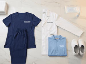 Vlastní branding a personalizovaný zdravotnický textil s logem