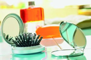 B BEAUTY Compact Foldable Hair Brush with Mirror - GiftRetail KC2683